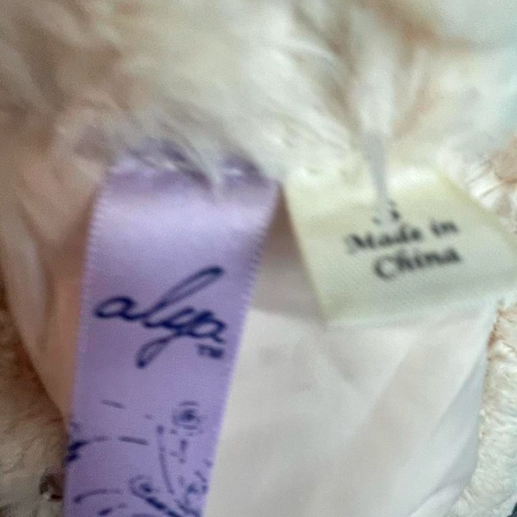 Alya Super Soft Cream Plush Vest - Picture 5 of 6